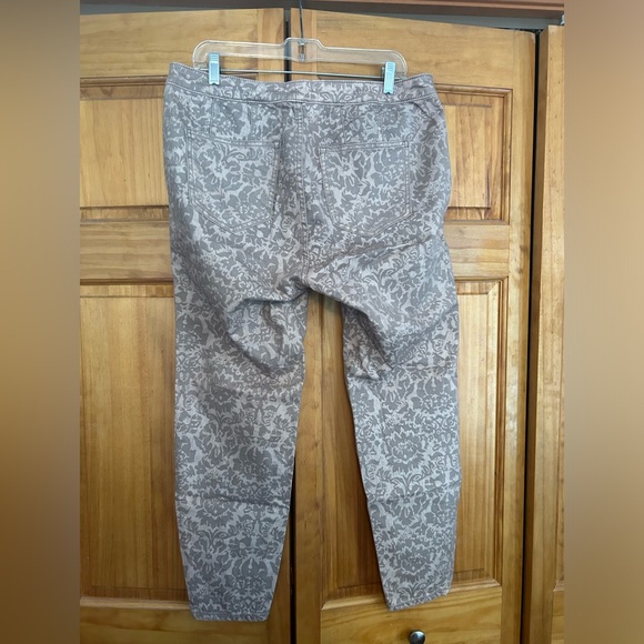 16W Anthropologie Pilcro boho jeans - Picture 2 of 3